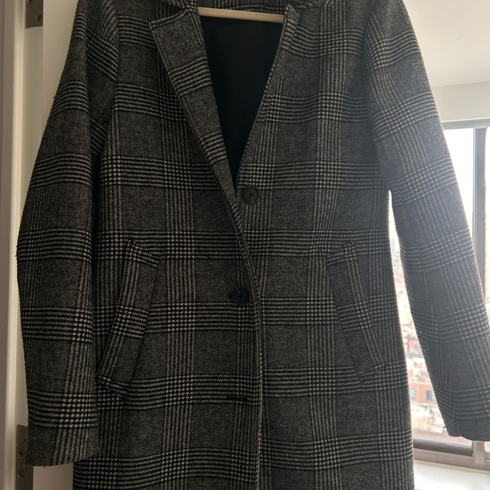 Abercrombie & Fitch Black and White Plaid Coat